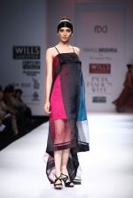 Model walks the ramp for Rahul Mishra at Wills Lifestyle India Fashion Week Autumn Winter 2012 Day 4 on 18th Feb 2012 (76).JPG